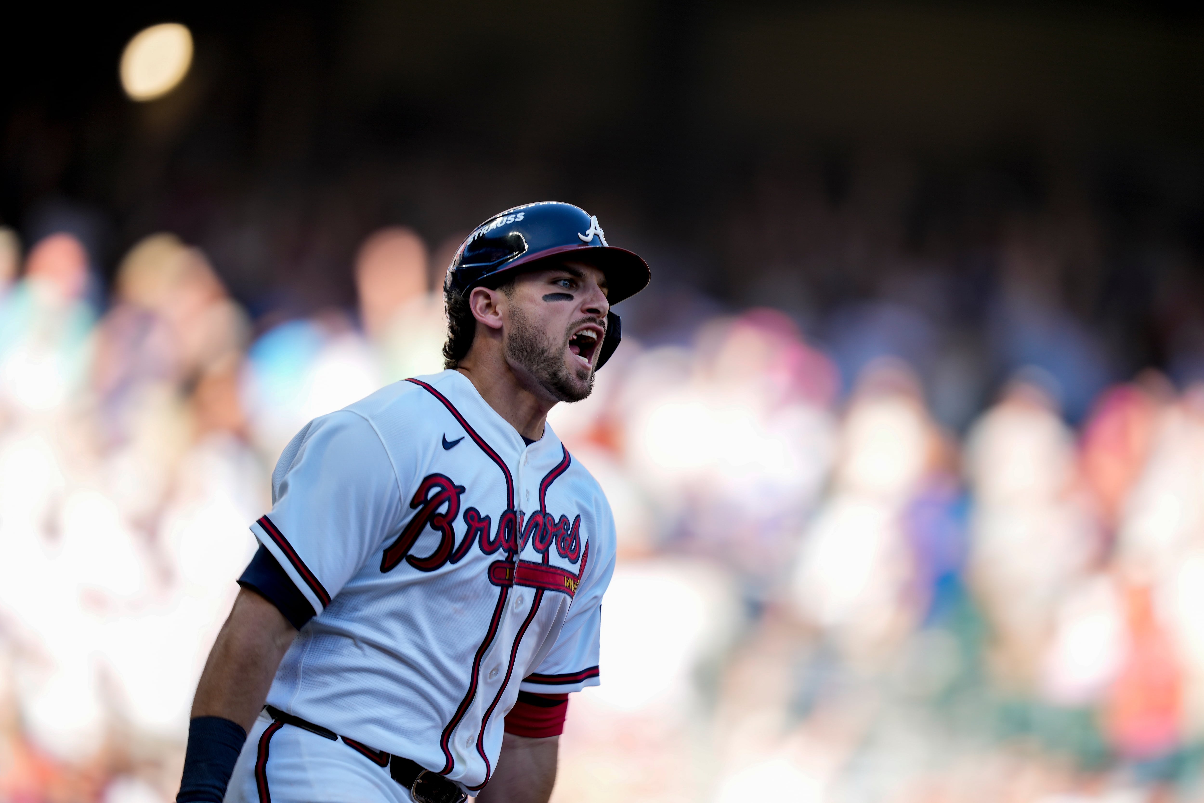 Austin Riley’s Eighth-Inning Home Run Lifts Braves Over Phillies in Game 1