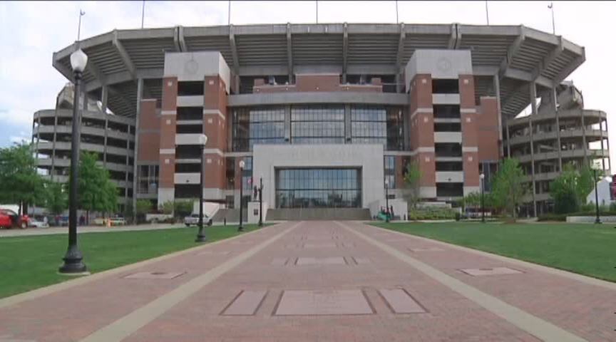 Alabama vs. Florida State Football Game Kickoff Delayed Due to Inclement Weather