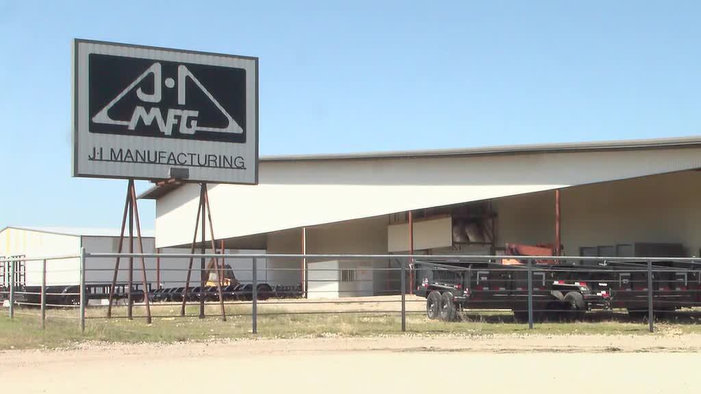 Employee Dies After Falling From Moving Semitrailer in Madill