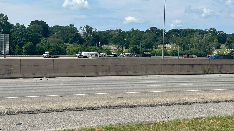 Overturned 18-wheeler closes Dead Man’s Curve in Birmingham