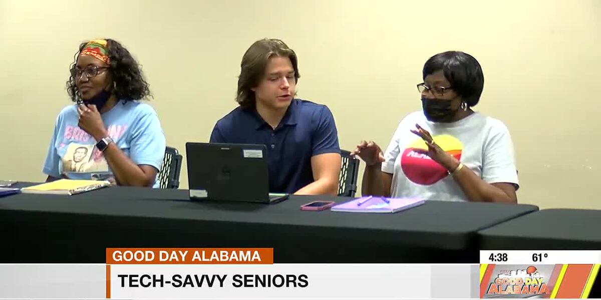 Tech Tutor Academy UA students teach free tech tutoring class for people 50 and over