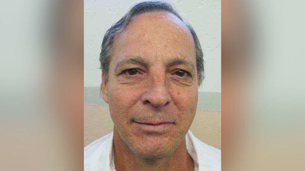 Alabama executes Gregory Hunt using nitrogen hypoxia for 1988 murder of ...