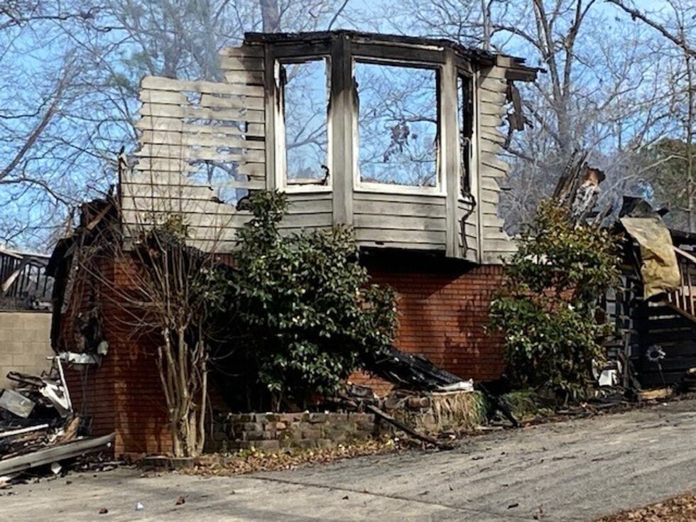 One person died, 5 more injured in fire Tuesday afternoon in Lakeview.