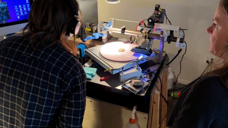 Turning vinyl records into mixtapes