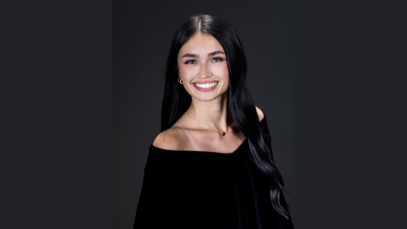 Kimber Mills Senior Photo