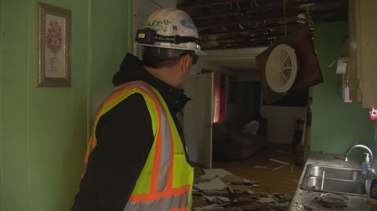 Volunteers help Fultondale family after tree crashes through roof ...