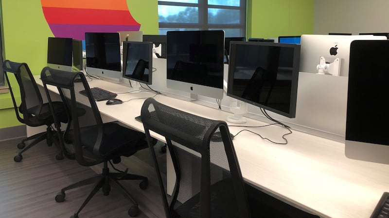 Computer Lab With Apple Shelton State gets new apple computer lab