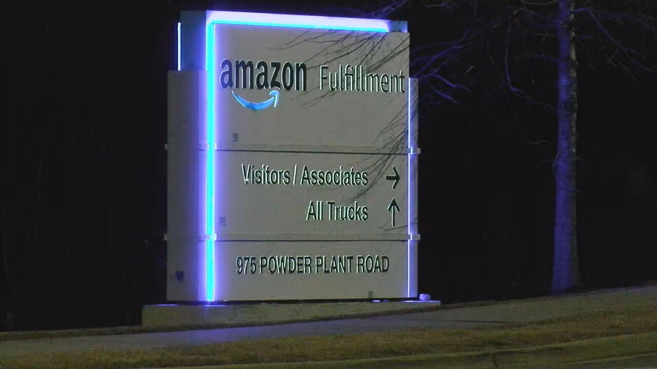   I saw him lying there : Amazon employees react after coworker shot and killed