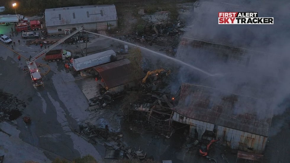 An evacuation order has been lifted after it was put in order due to a large fire in Alabama...