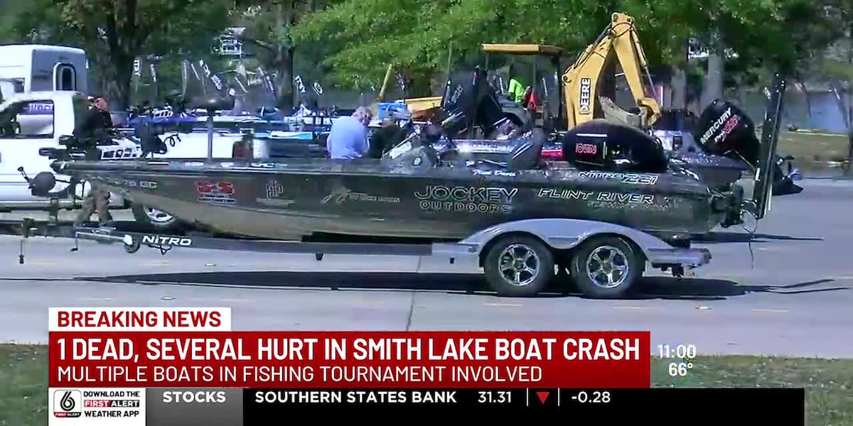 1 dead, several hurt in Smith Lake boat crash